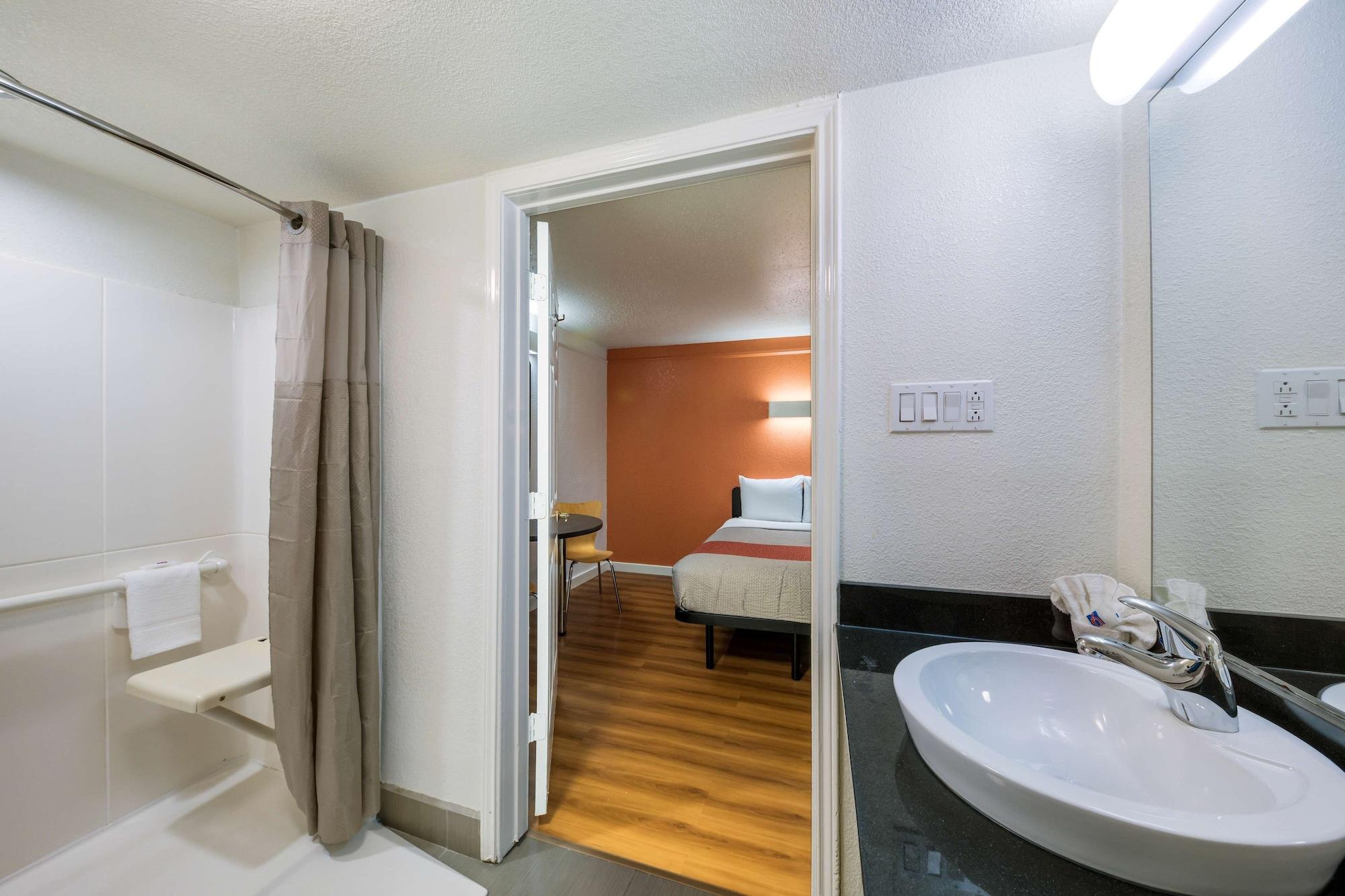 Motel 6-Dallas, TX - Farmers Branch Esterno foto