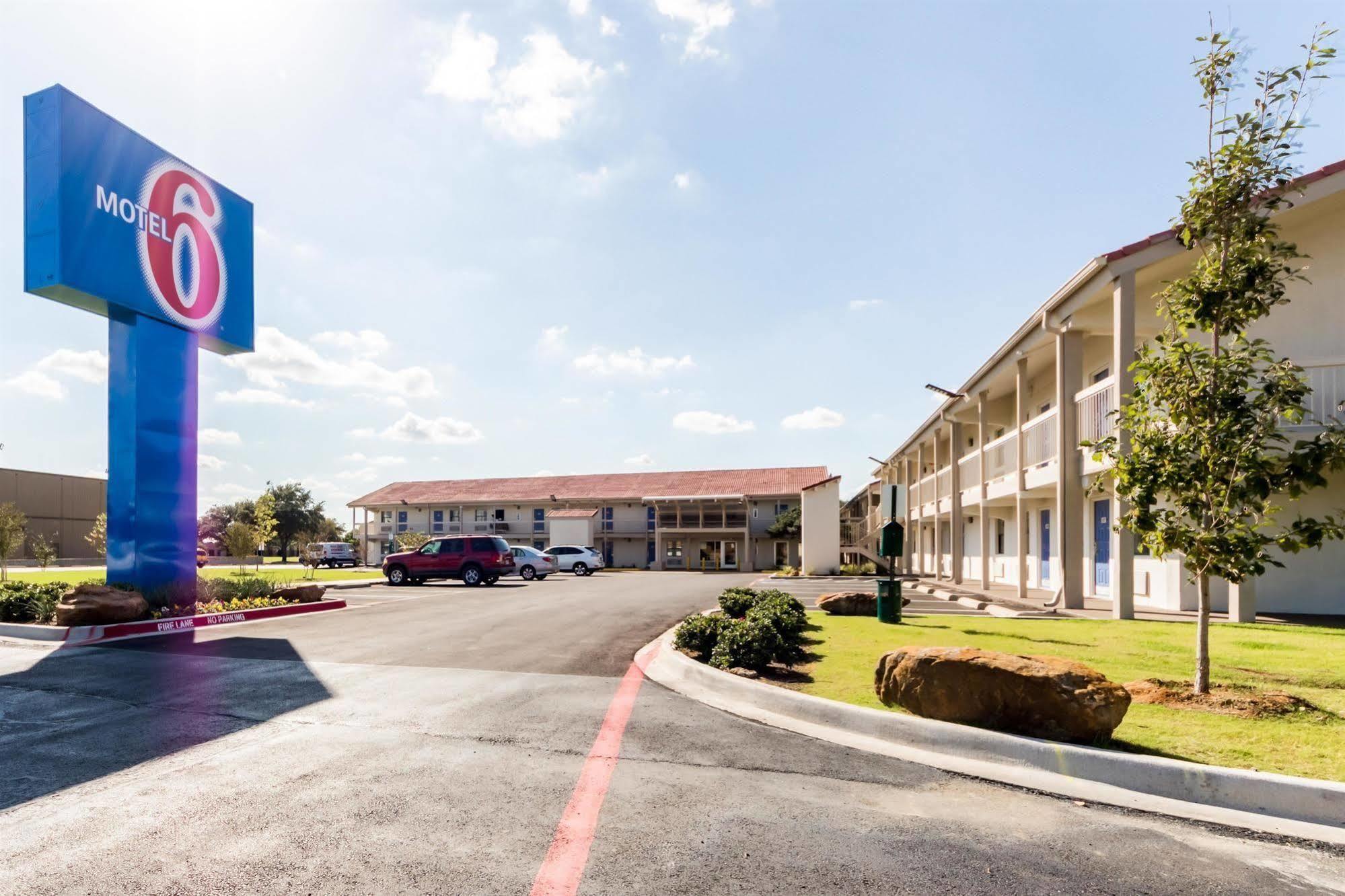 Motel 6-Dallas, TX - Farmers Branch Esterno foto