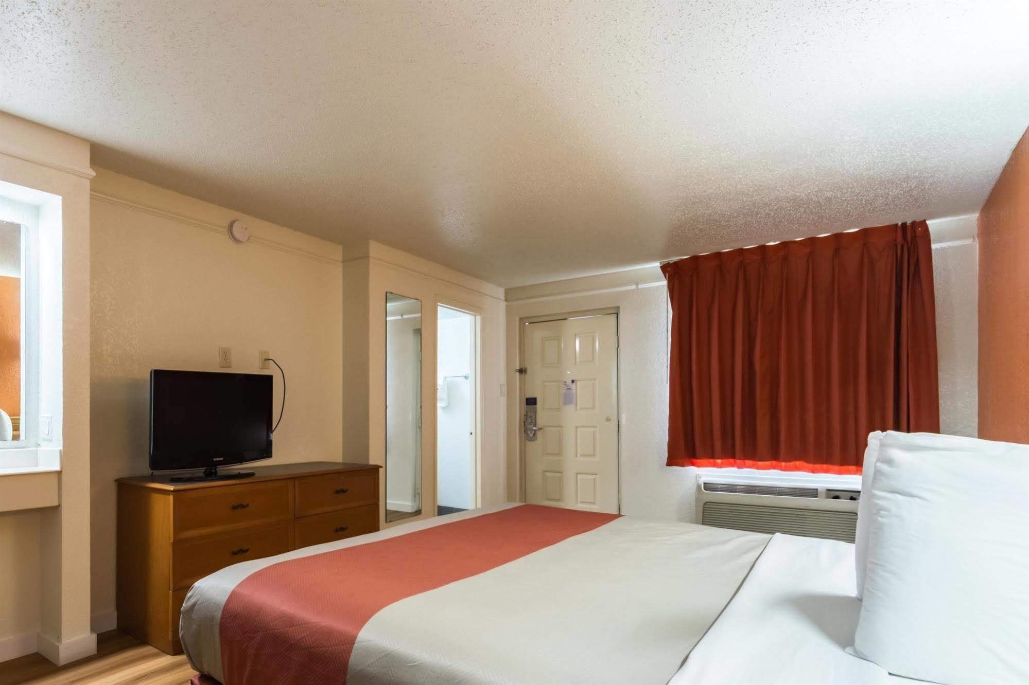 Motel 6-Dallas, TX - Farmers Branch Esterno foto